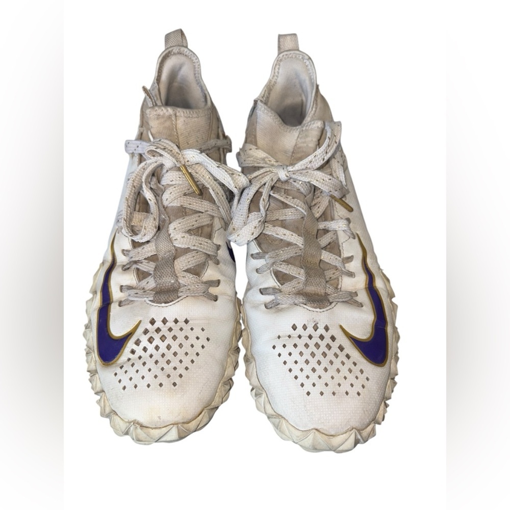 SOLD
NIKE ALPHA HUARACHE 6 ELT TF LAX LE SIZE 9 White, gold & purple shoes - Picture 11 of 15